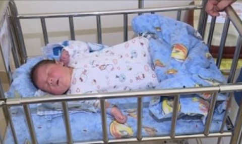 Петкилограмово бебе се роди в  „Света Анна” - 1