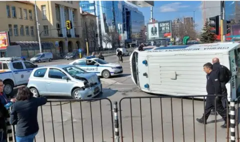 Линейка катастрофира в София, има пострадал от медицинския екип - 1