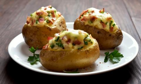 Рецепта на деня: Пълнени картофи с кашкавал и бекон - 1