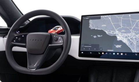 Tesla официално предлага замяната на „срязания“ волан с традиционен - 1