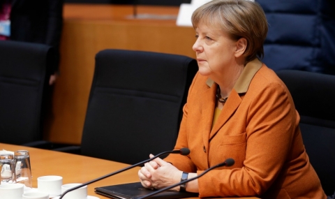 Изслушват Меркел за шпионския скандал със САЩ - 1