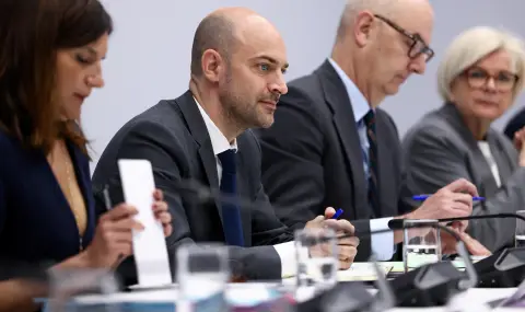 Франция критикува Унгария и коментира напрежението около Ормузкия проток