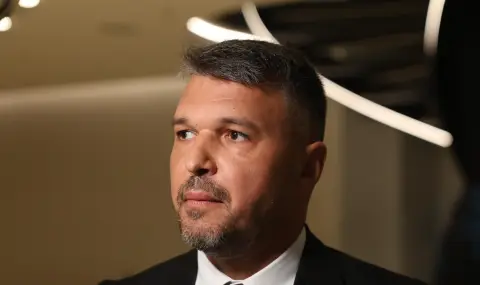 Валери Божинов навършва 40 г. днес - 1