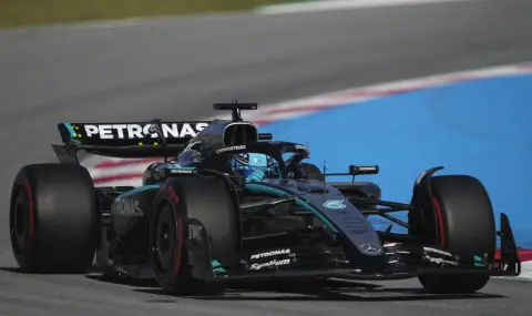 В Мерцедес се чудят на слабите си резултати при горещо време - 1