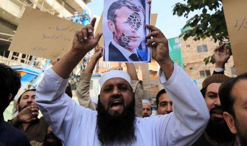 Френското правителство отрече да стои зад карикатурите на пророка Мохамед - 1