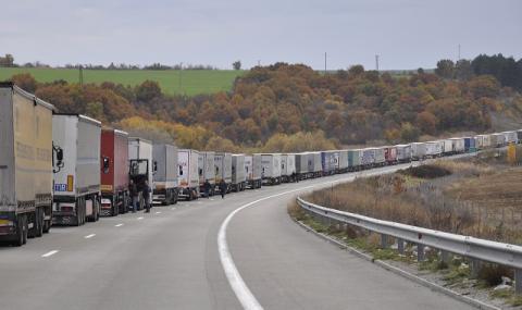 Български тирове са блокирани на турската граница - 1
