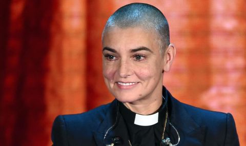 Фенове на Шиниъд О’Конър се събраха в Дъблин, за да отдадат почит на покойната певица (ВИДЕО) - 1