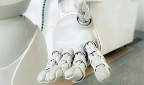 Вместо електрическа кола Apple реши да прави домашни роботи (ВИДЕО) - 1