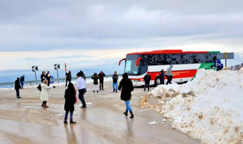 Буря носи сняг и градушки на Балканите - 1