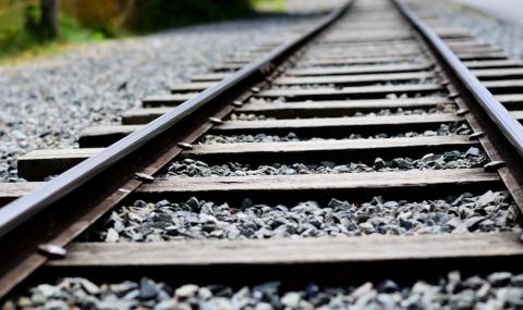 Жена от Русе опита да се самоубие, заставайки срещу идващ влак - 1