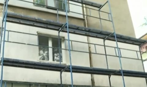 При саниране в София: Работници пробиха стена и влязоха в чужд апартамент  - 1