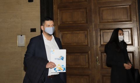 Съдът отложи делото за регистрацията на "Българско лято" - 1