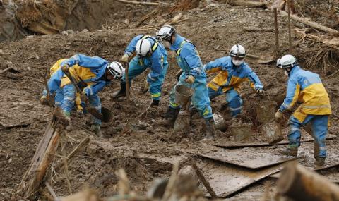 Поройни дъждове убиха най-малко 72-ма човека в Япония  - 1