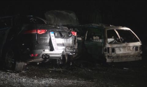 Пожарът, унищожил две коли в Бургас, е бил умишлен - 1