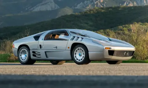 Продава се уникален суперавтомобил, базиран на Mercedes от 90-те години на миналия век - 1