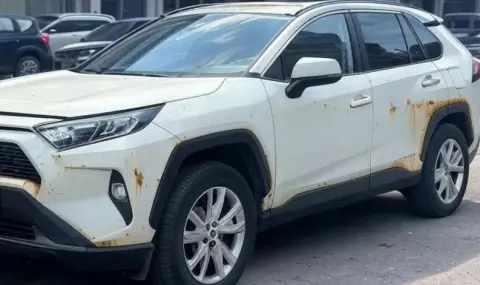 Чисто нови автомобили Toyota RAV4 ръждясват още в завода - 1