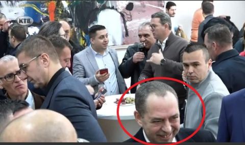 Българи в РСМ с остра реакция срещу посланик Ангелов, който чества Трифон Зарезан в компанията на Мицковски (СНИМКИ) - 1