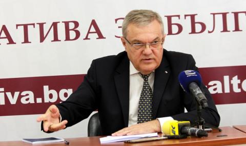 Румен Петков: Докладът на ЕК е убийствен, целувки, тупания, возения по вертолети не вършат работа - 1