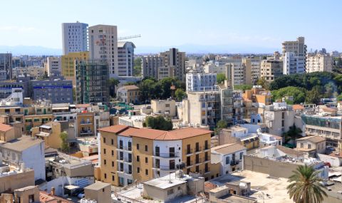 В Кипър реконструират опасни сгради - 1