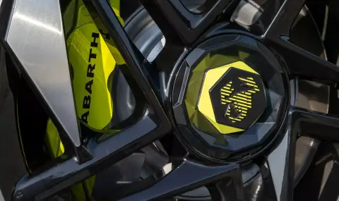 Abarth се завръща към ДВГ с по-достъпен модел - 1