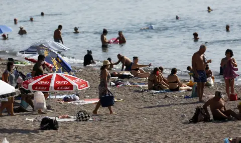 Turkey bans smoking on four famous beaches in Antalya  - 1