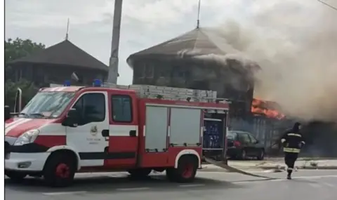 Big fire in Varna, uninhabited buildings caught fire on the former Circus Square  - 1