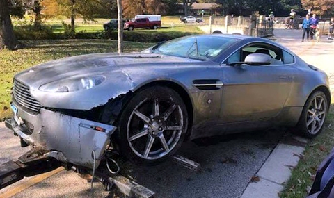 Синче удави татковия Aston Martin - 1