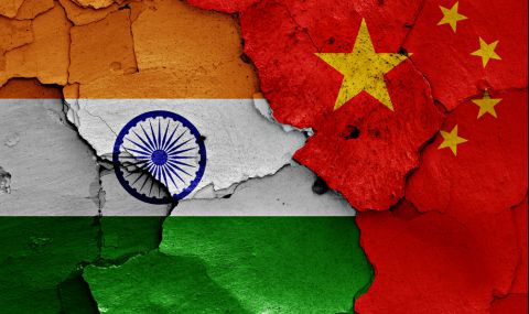 Китайският външен министър на първо посещение в Индия след сблъсъка през 2020 г. - 1