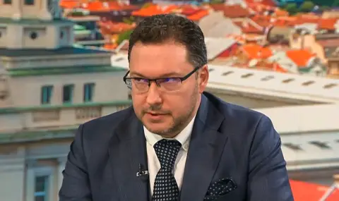 Даниел Митов пак захапа Радев: Превръща темата за еврото в площадка за пореден популистки спектакъл - 1