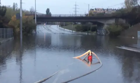 Наводнение спря четири трамвайни линии - 1