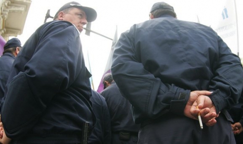 Полицаите недоволни от Цветанов, след месец решават дали ще стачкуват - 1