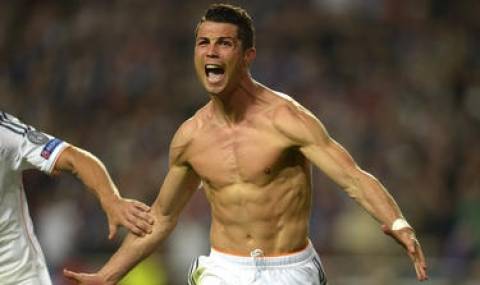 Роналдо се разгорещи - захвърли дрехите (СНИМКИ) - 1