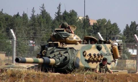 Турция в бойна готовност на сирийската граница (ВИДЕО) - 1