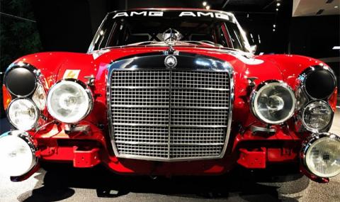 Червеното прасе на Mercedes - 1