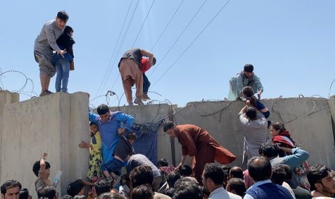Талибаните осъдиха бомбените атаки в Кабул - 1