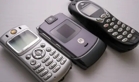 Gen Z не иска повече смартфони, искат да върнат "тухлите" с копчета - 1