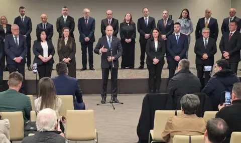 Радев: Изоставиха българите на произвола на галопиращите цени и не предвидиха финансови буфери, за които настоявах