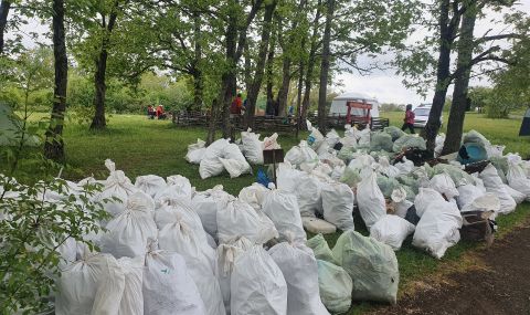 Доброволци чистиха 3 дни Странджа  - 1