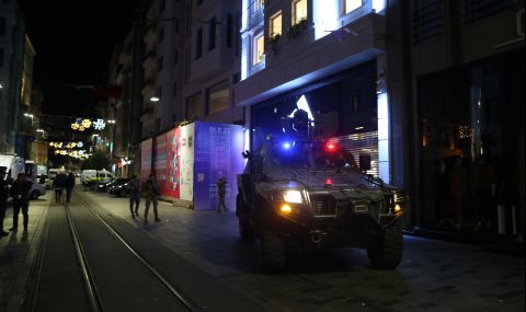 Терор, докато турските курорти са препълнени с туристи - 1