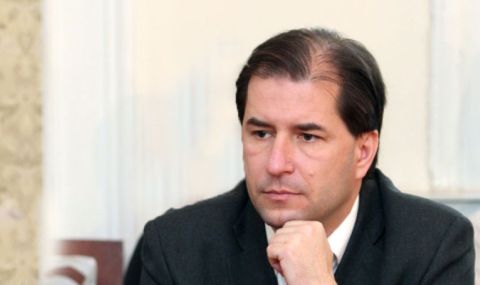 Борислав Цеков: Промените в Конституцията няма да решат големите проблеми в България - 1