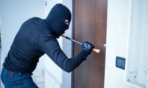 Teenagers broke into a health service near Belogradchik, beat and robbed a dentist  - 1