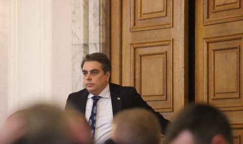 Асен Василев след връчването на втория мандат: Стана ясно какъв е залогът. Диктатура или парламентарна република - 1