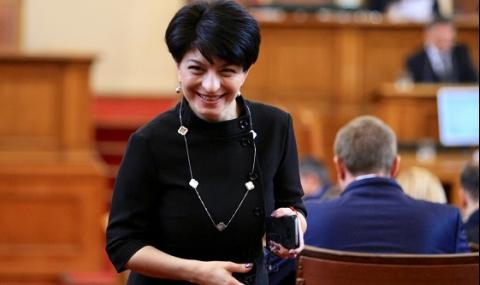 Десислава Атанасова ще съди замесилите я в спирането на Аналгин Хинин - 1