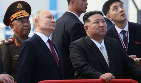 Ким Чен-ун разгледа руски бомбардировачи - 1