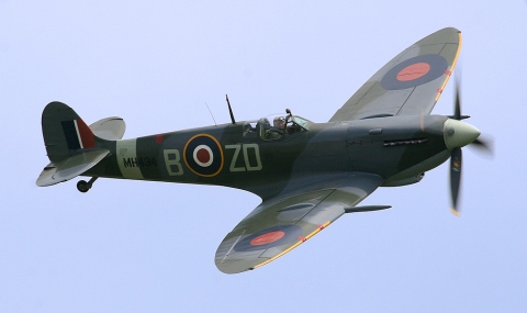 100-годишен британски летец се завърна на поста си - 1