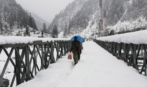 Невиждан снеговалеж в Пакистан - 1