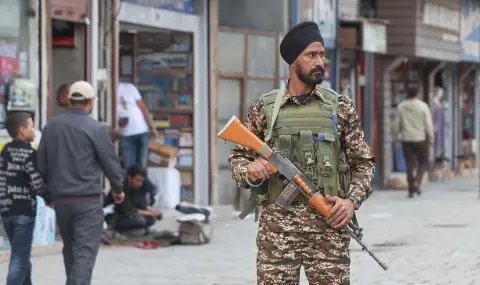 Пакистан тества ракета на фона на ескалация с Индия след атаката в Кашмир - 1