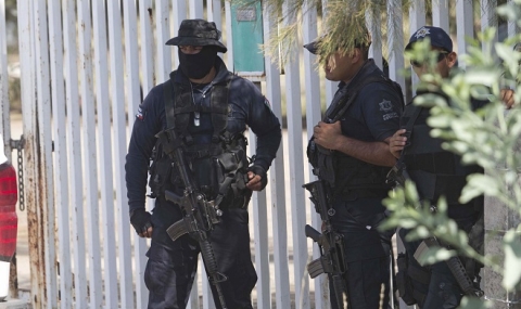 Мексикански полицаи екзекутирали 22 в Мичоакан - 1