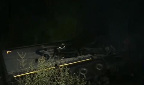 Ужас в Търновско! Камион падна върху жп линия и се запали - 1