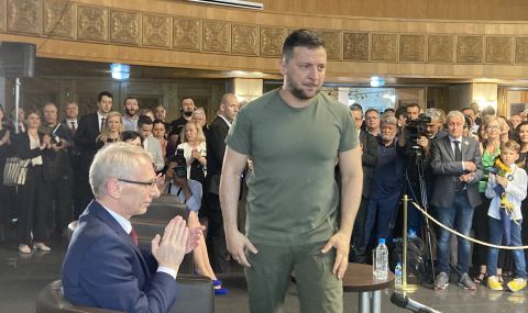 Зеленски в София: "Видях човек, готов да се бори докрай" - 1